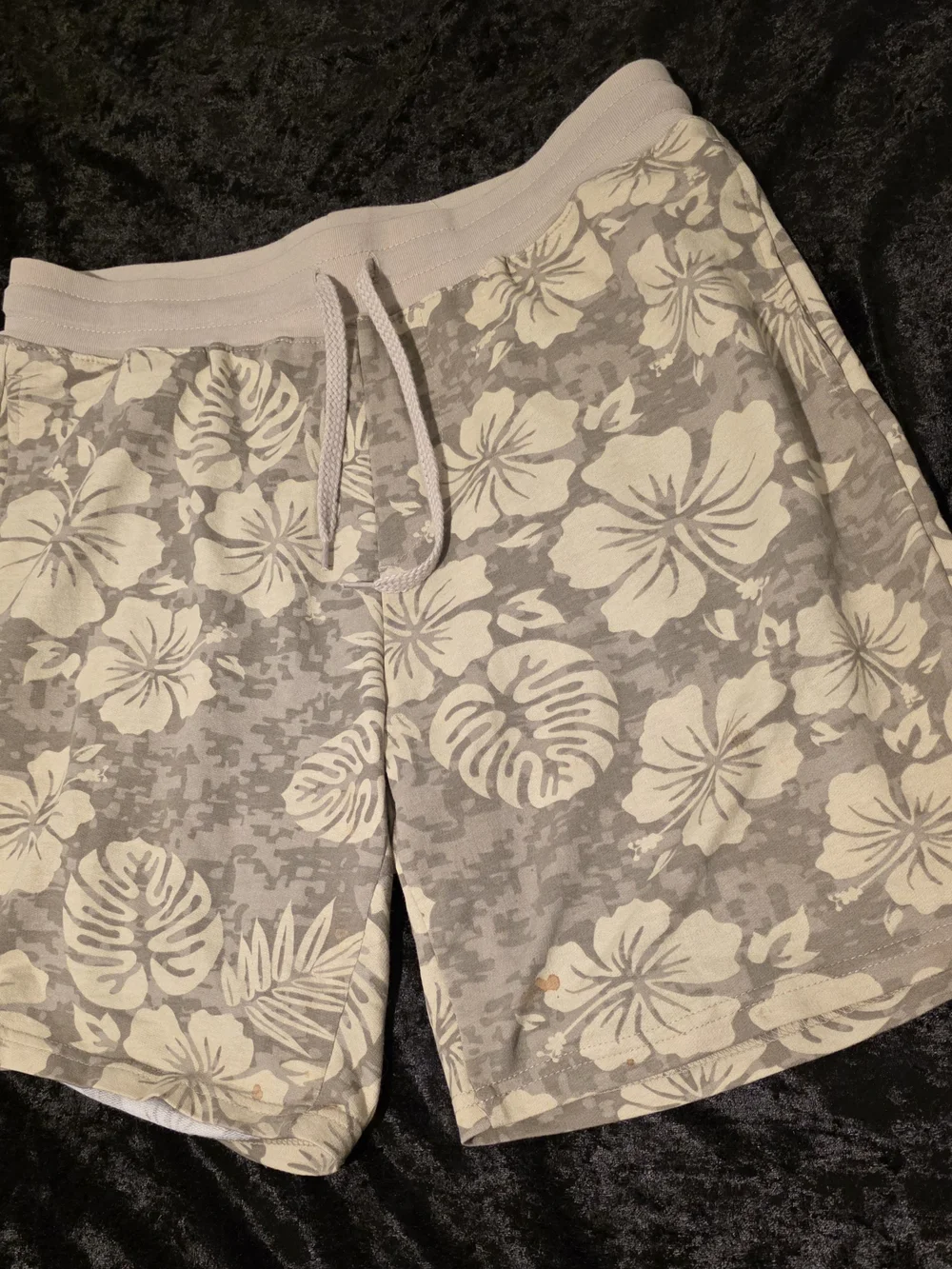 No Boundaries Beige Floral Drawstring Lounge Shorts